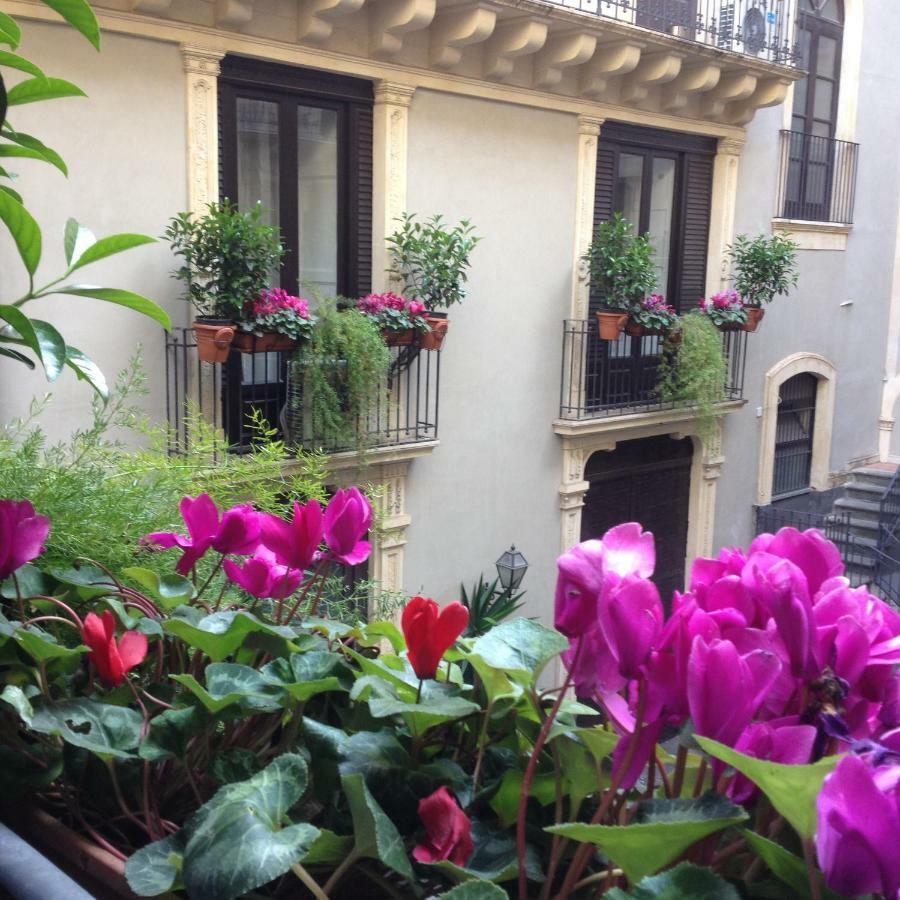 Bed and Breakfast House Vintage Катания Экстерьер фото