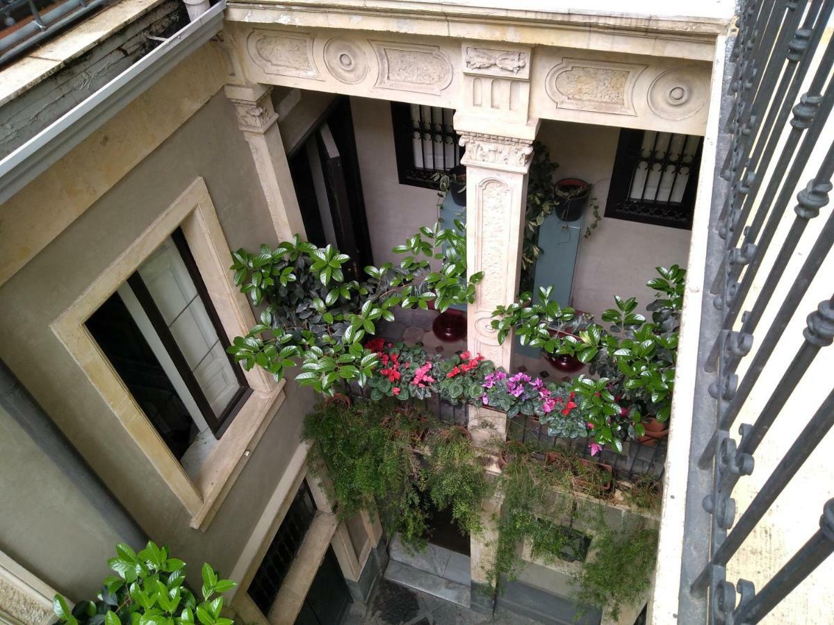 Bed and Breakfast House Vintage Катания Экстерьер фото
